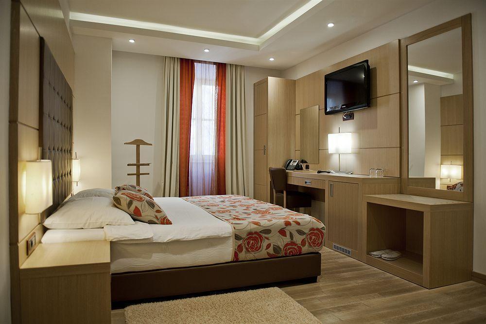 Boutique Hotel Mauro Poreč Buitenkant foto