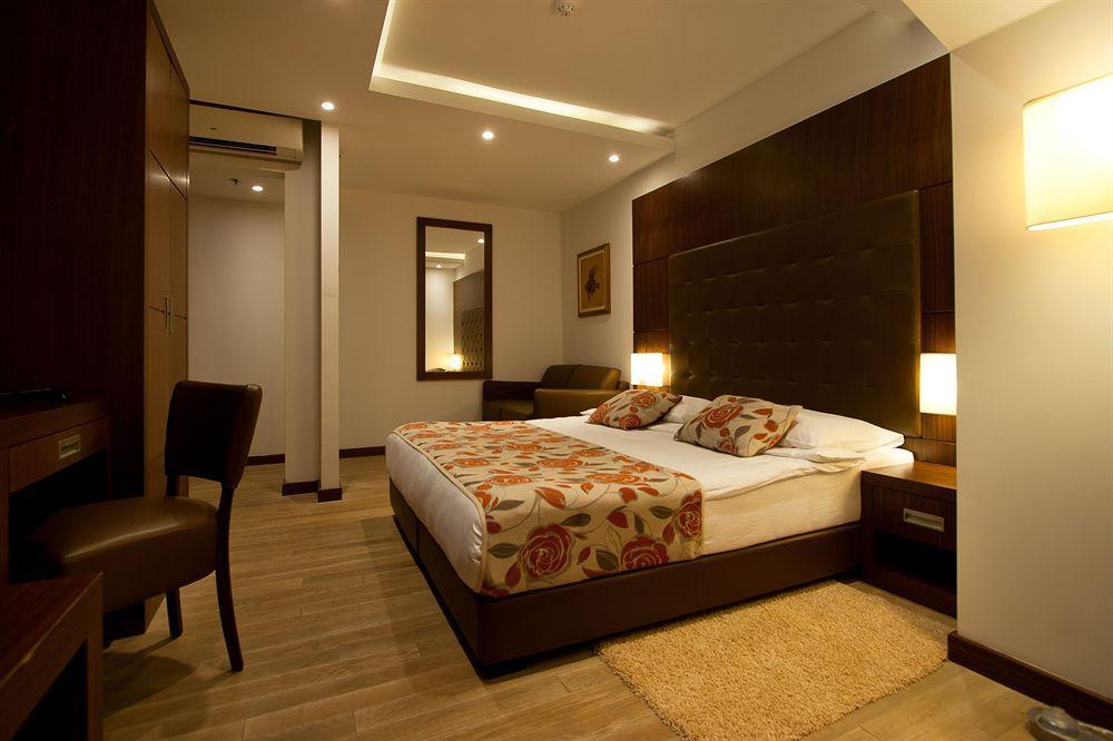 Boutique Hotel Mauro Poreč Buitenkant foto